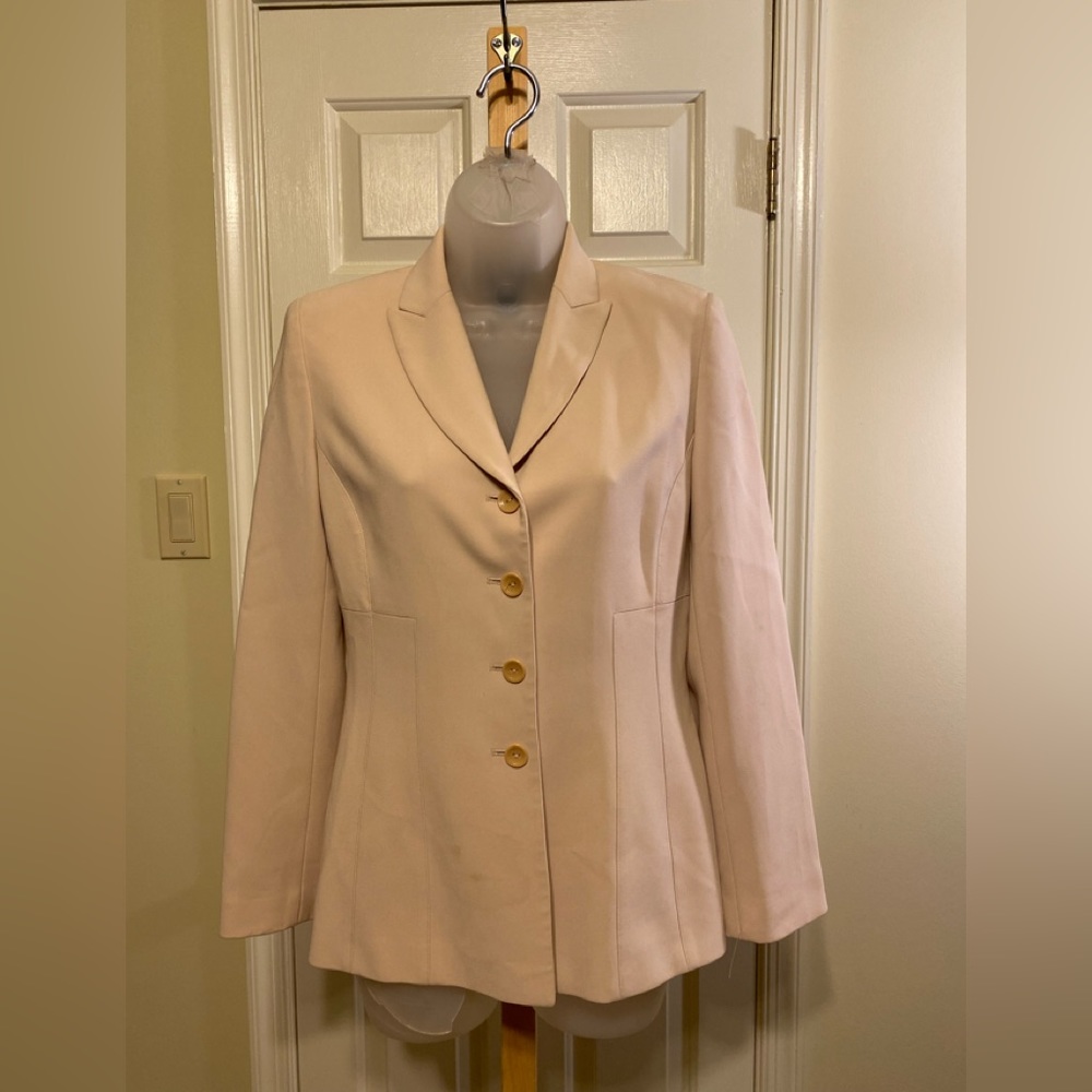Ann Taylor - Woman’s cream color blazer, Size: 4P